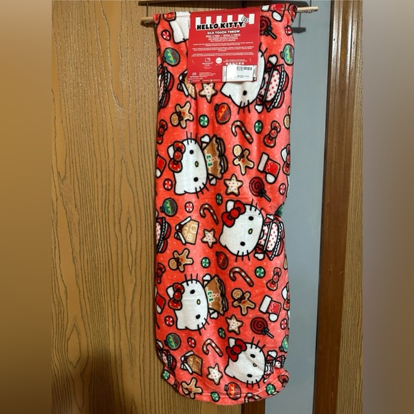 Hello Kitty Christmas gingerbread silk touch blanket - Picture 2 of 3